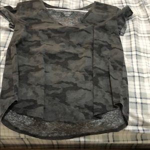 Short sleeve v-neck shirt